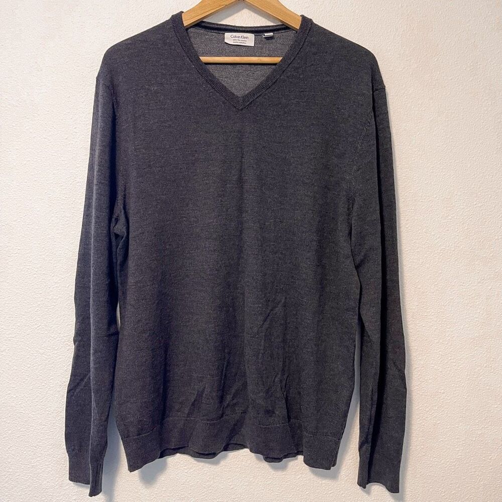 Calvin Klein Gray Wool Vneck Sweater‎ Size XL